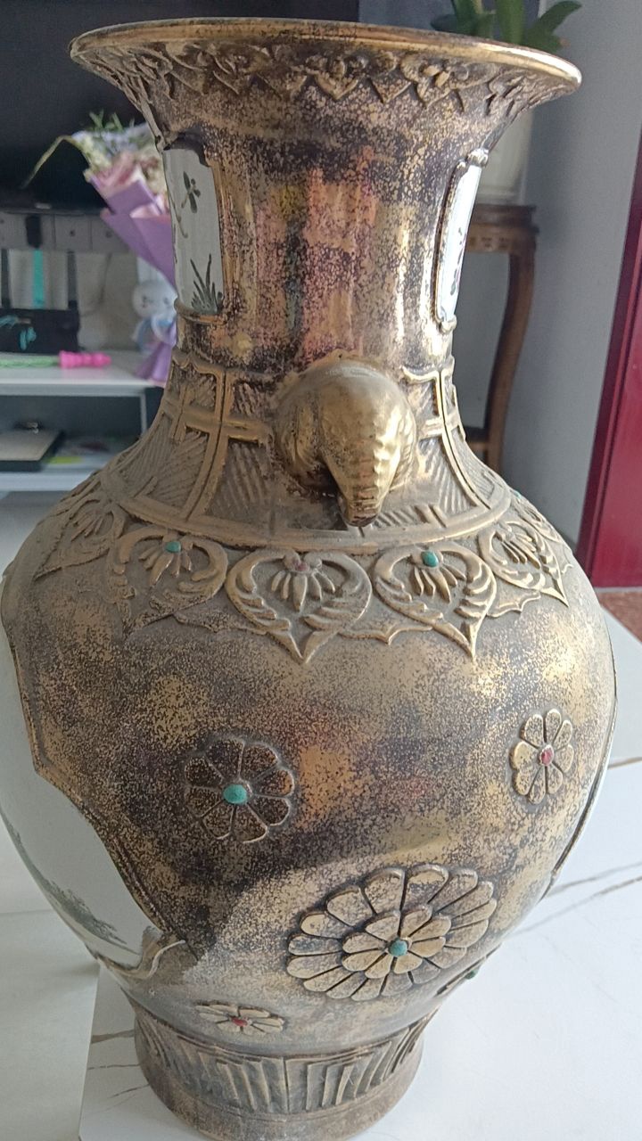 铜鎏金花卉纹兽耳瓶