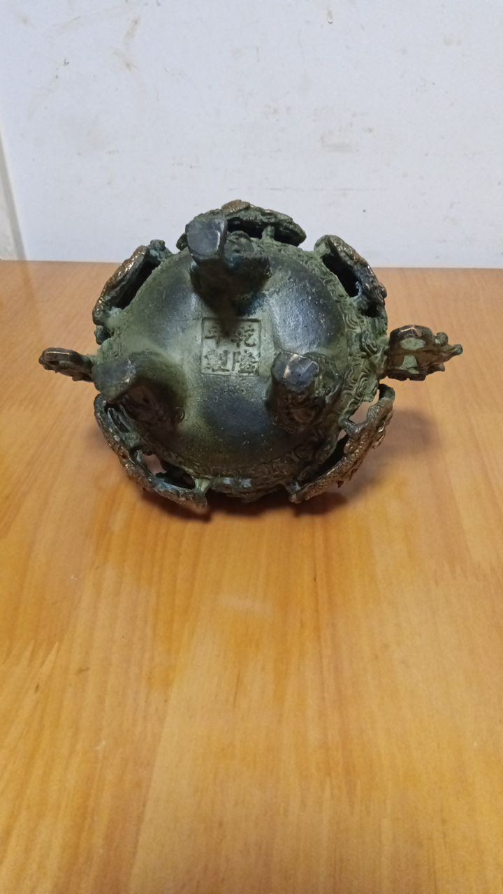 九龙香炉