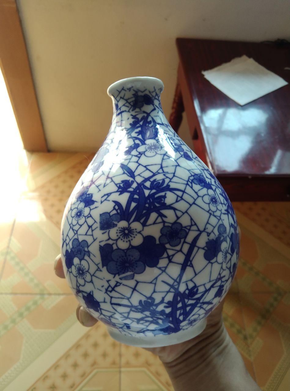 梅兰春青花酒瓶