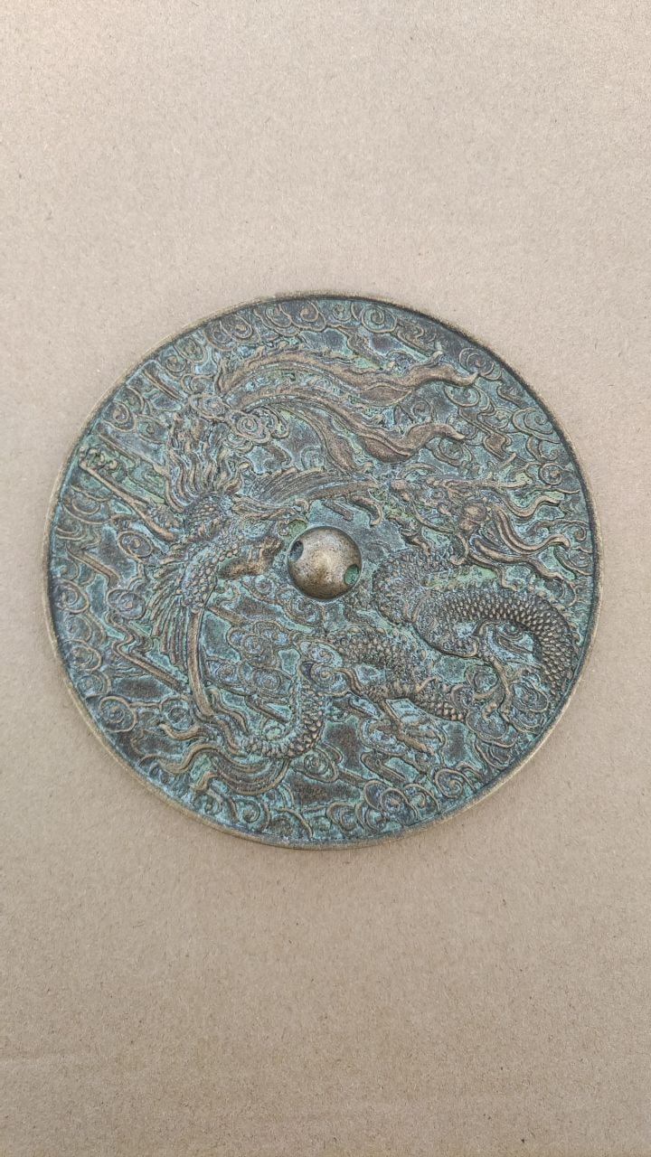 龙凤纹铜器