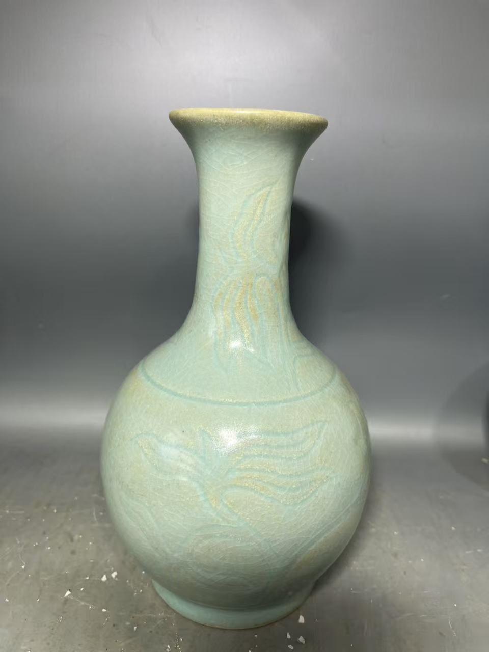耀州窑青釉刻花大玉壶春瓶珍品。