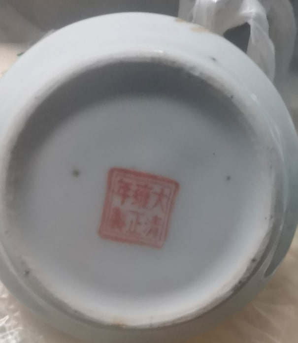白地粉彩花鸟