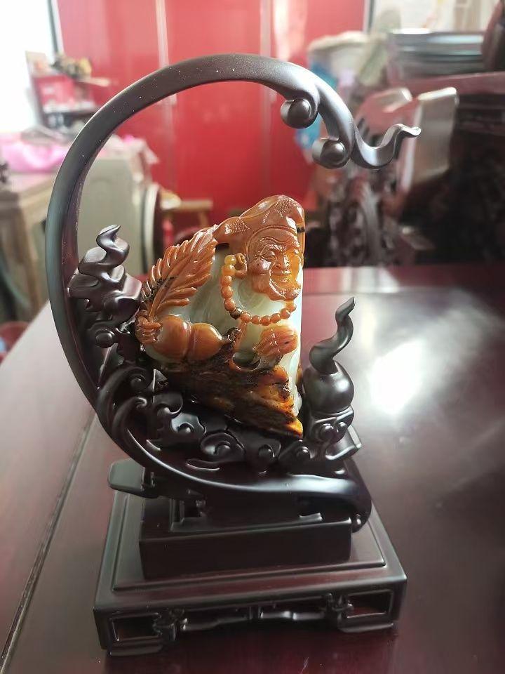罗汉献瑞