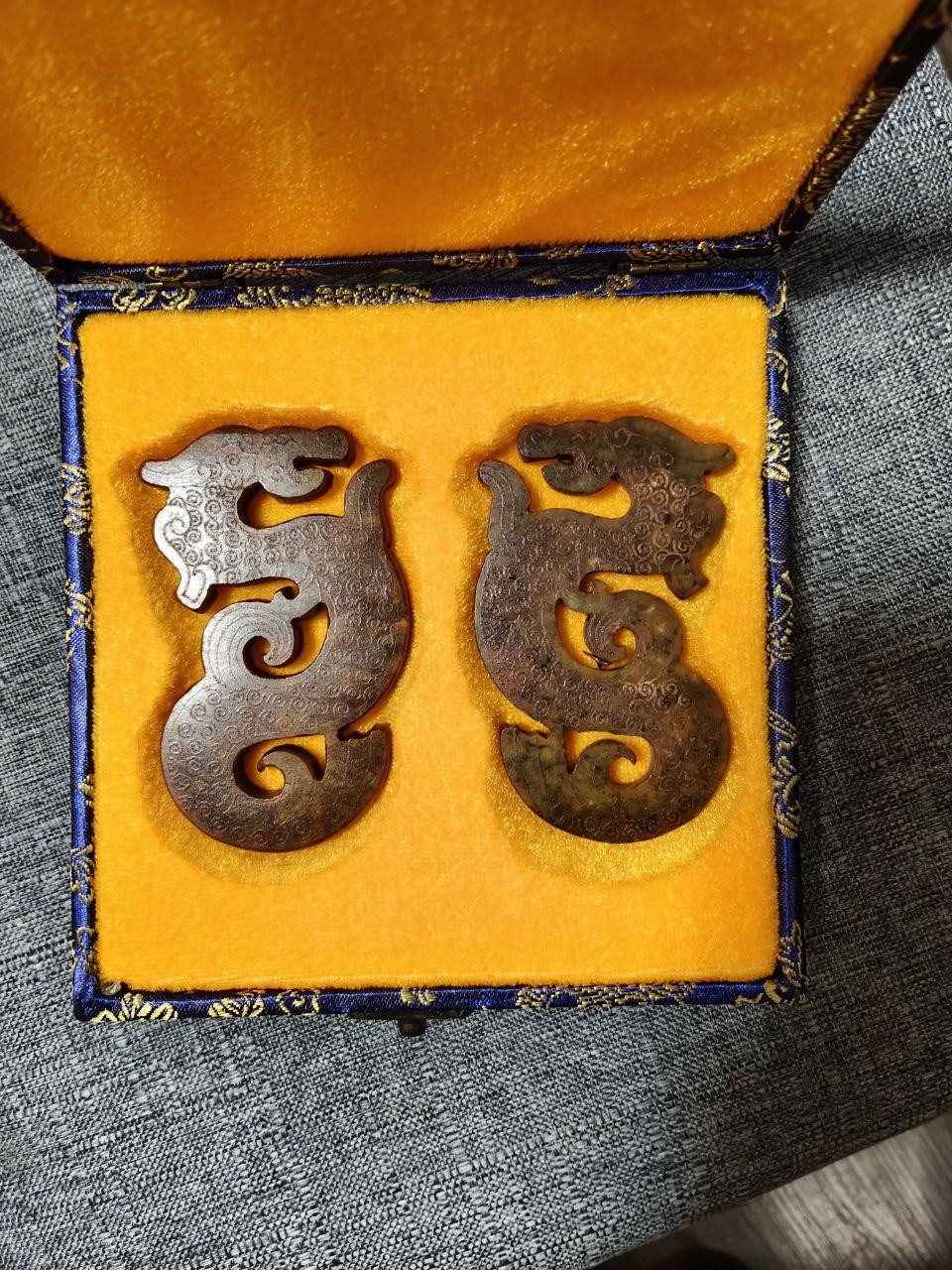 战国双龙形玉佩