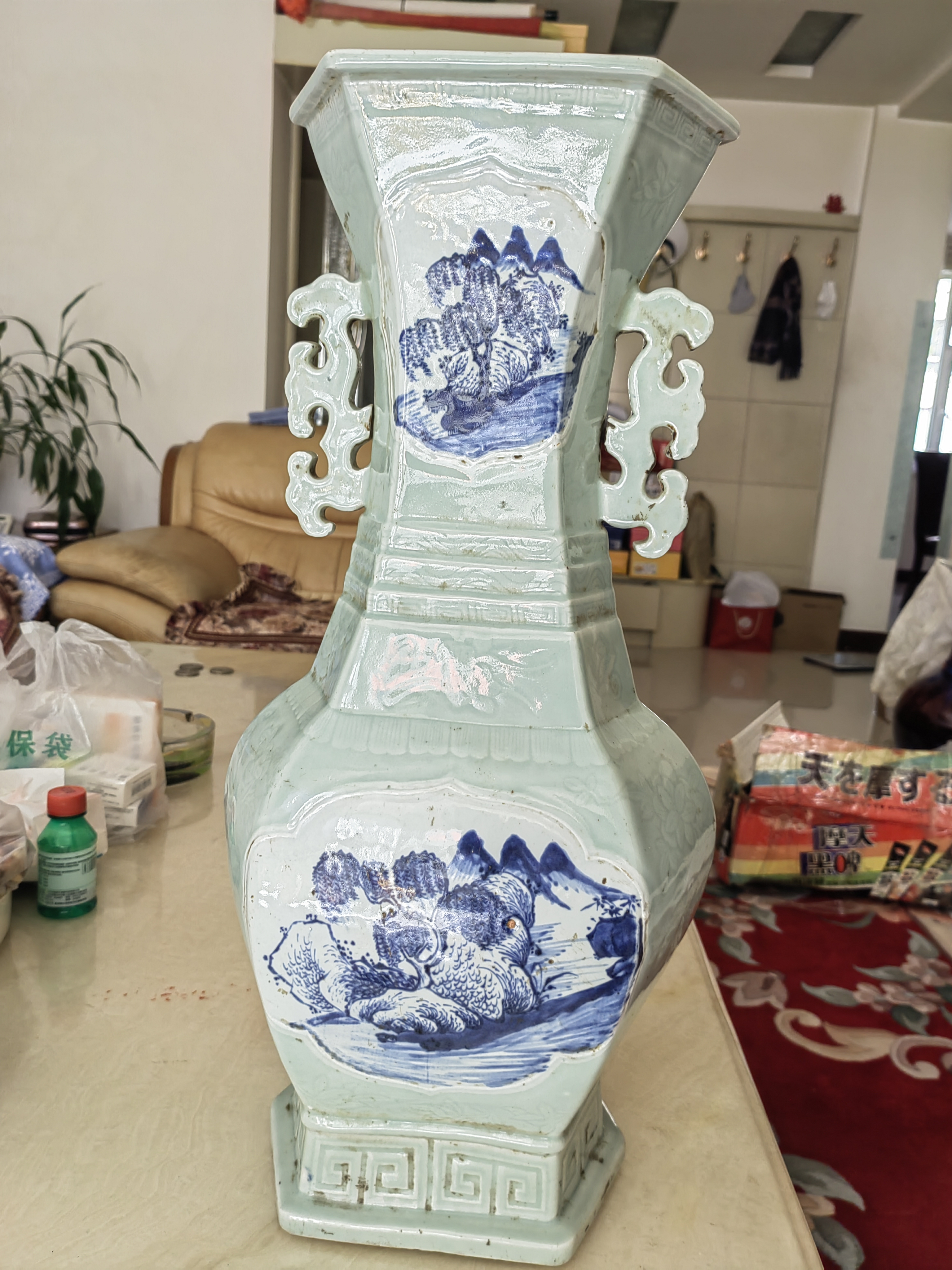 清代豆青釉青花山水纹双耳方瓶真品
