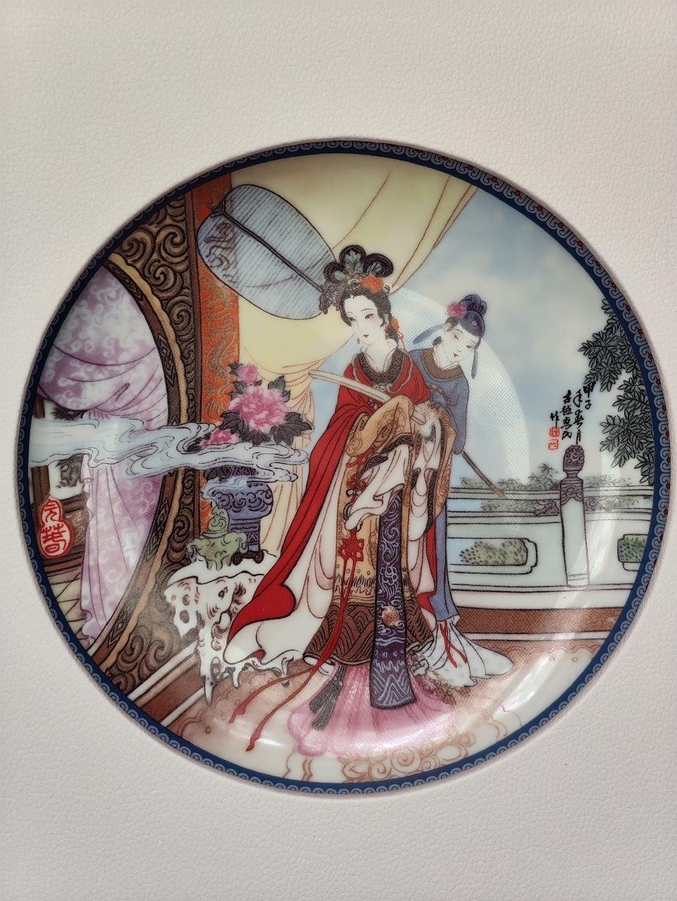 红楼梦人物瓷板画——湘云醉卧图
