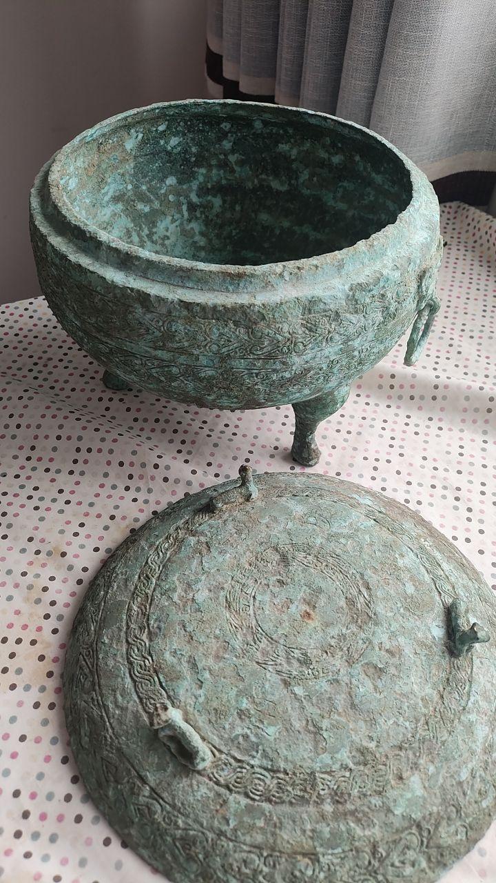 饕餮纹三足圆鼎