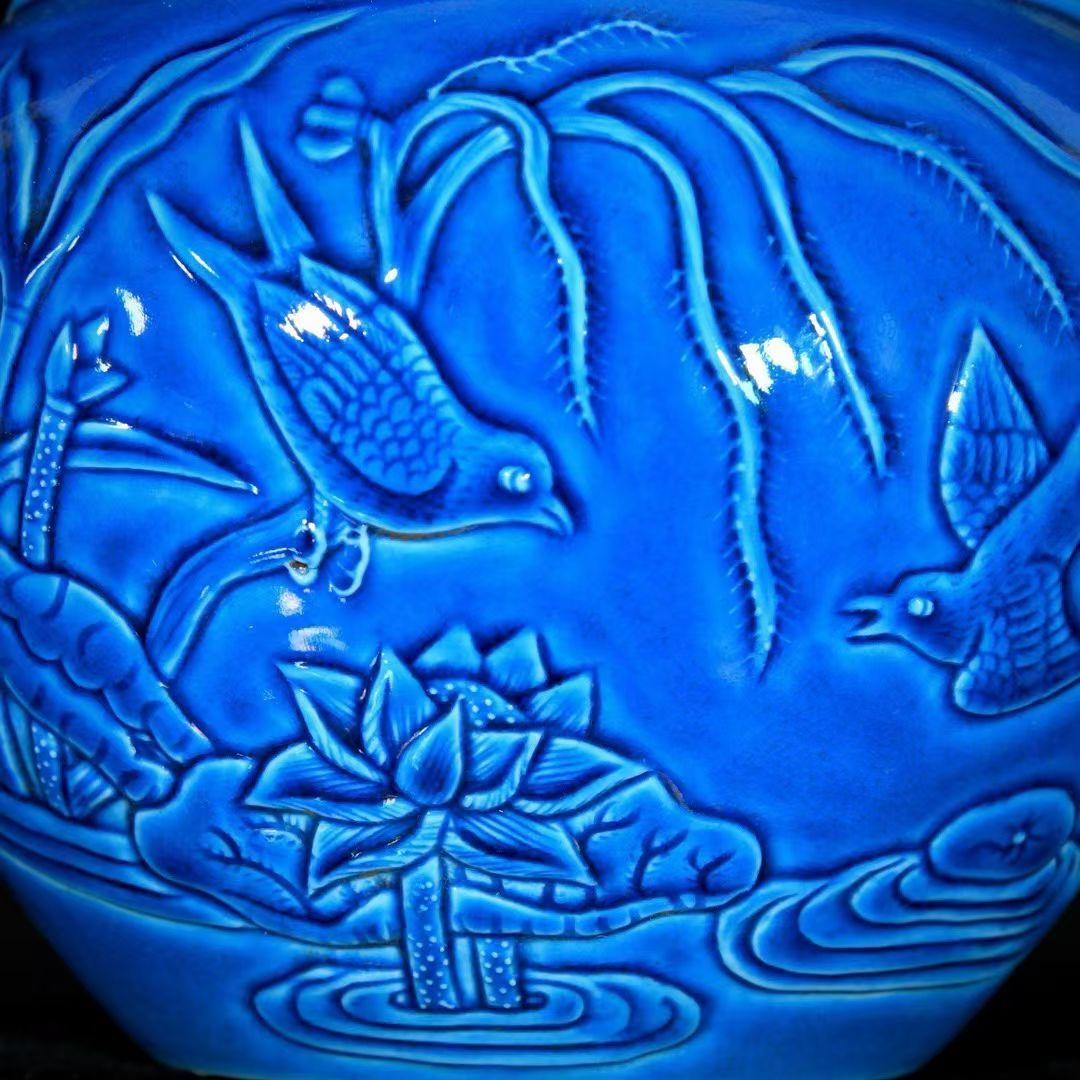 霁蓝釉刻花纹碗