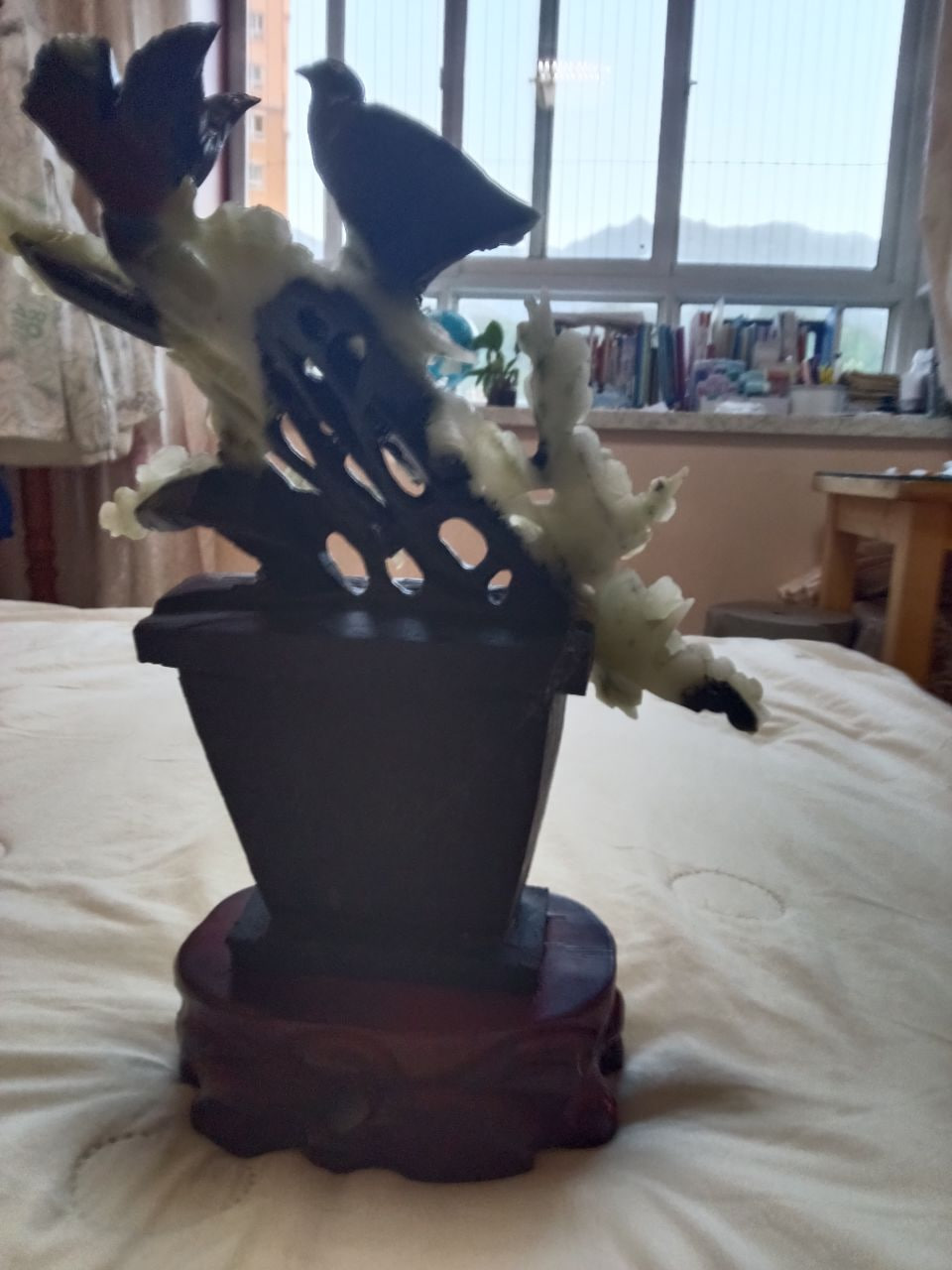 独山玉雕件