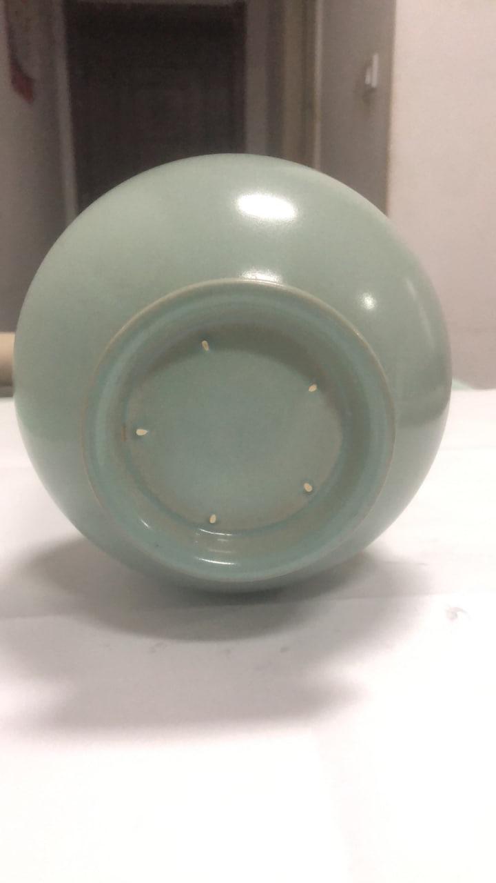 《长颈天球瓶》