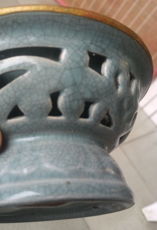 青釉镂空瓷碗