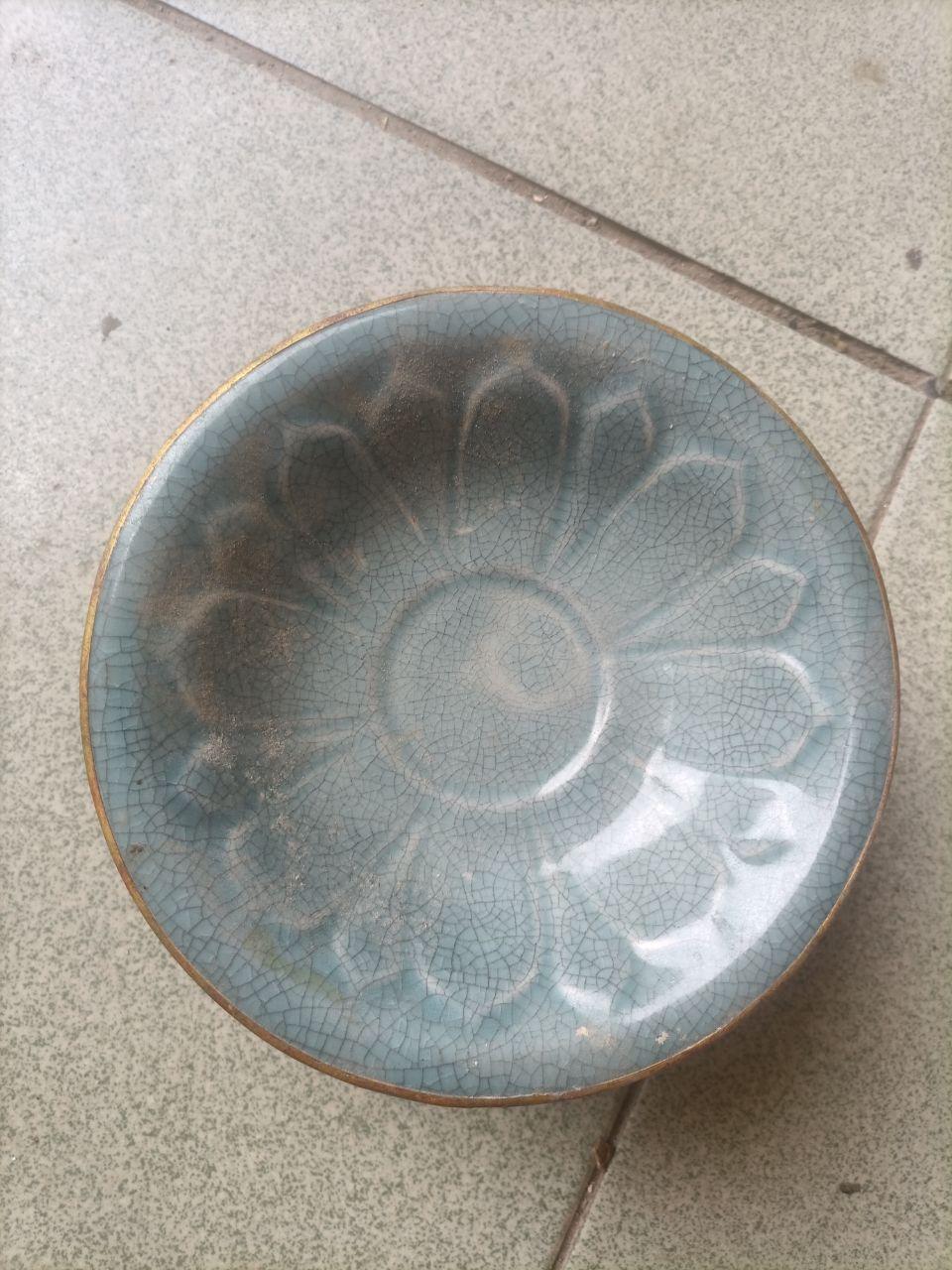 青釉镂空瓷碗